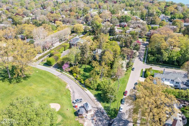 481 Kercheval Avenue, Grosse Pointe Farms, MI 48236
