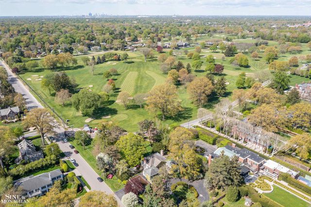 481 Kercheval Avenue, Grosse Pointe Farms, MI 48236