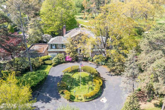 481 Kercheval Avenue, Grosse Pointe Farms, MI 48236