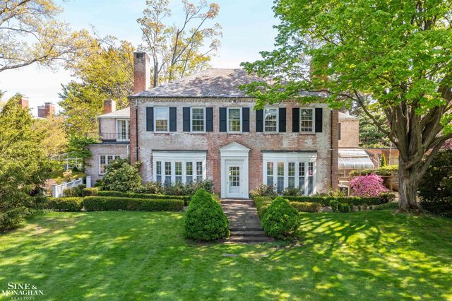 481 Kercheval Avenue, Grosse Pointe Farms, MI 48236