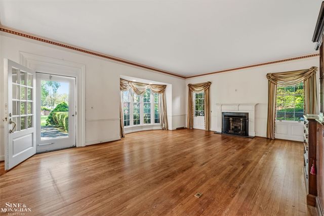 481 Kercheval Avenue, Grosse Pointe Farms, MI 48236