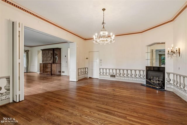 481 Kercheval Avenue, Grosse Pointe Farms, MI 48236