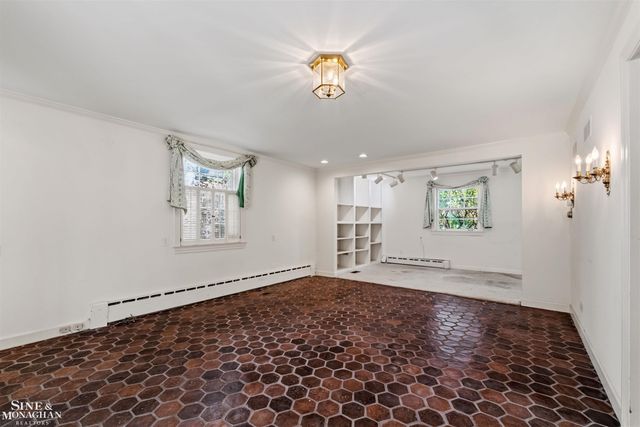 481 Kercheval Avenue, Grosse Pointe Farms, MI 48236