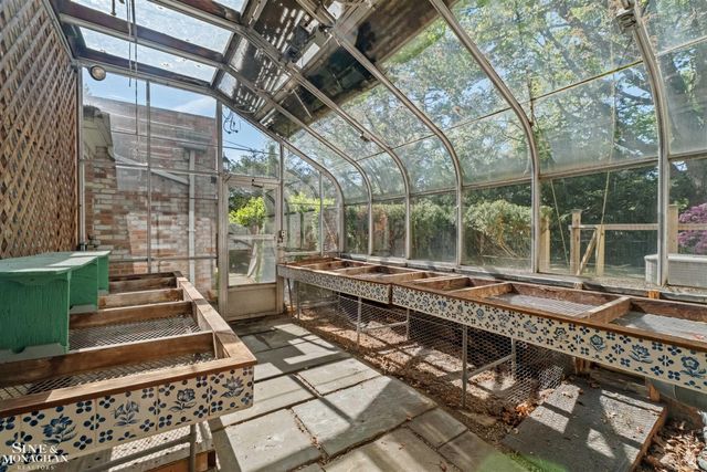 481 Kercheval Avenue, Grosse Pointe Farms, MI 48236