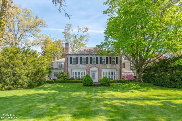 481 Kercheval Avenue, Grosse Pointe Farms, MI 48236