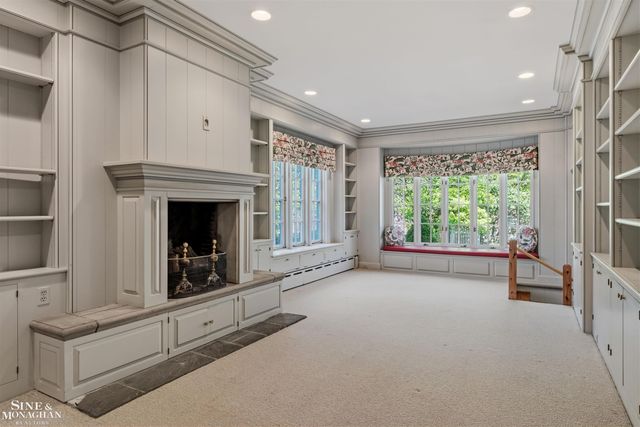 481 Kercheval Avenue, Grosse Pointe Farms, MI 48236