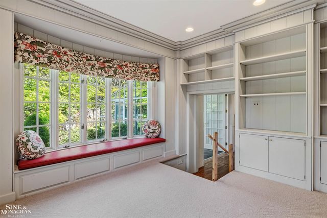 481 Kercheval Avenue, Grosse Pointe Farms, MI 48236