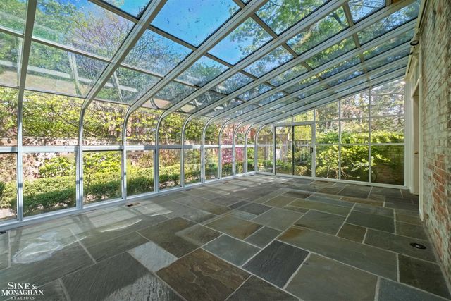 481 Kercheval Avenue, Grosse Pointe Farms, MI 48236