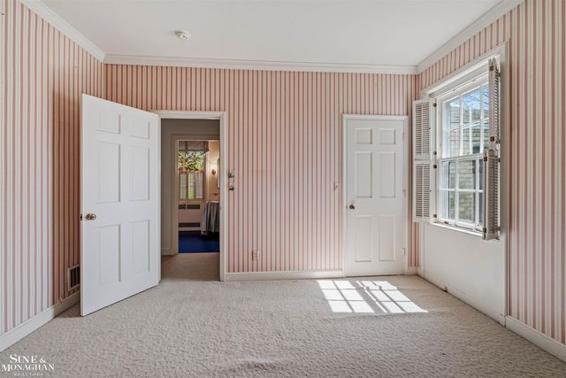 481 Kercheval Avenue, Grosse Pointe Farms, MI 48236