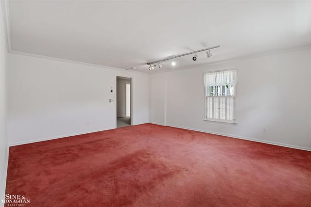 481 Kercheval Avenue, Grosse Pointe Farms, MI 48236