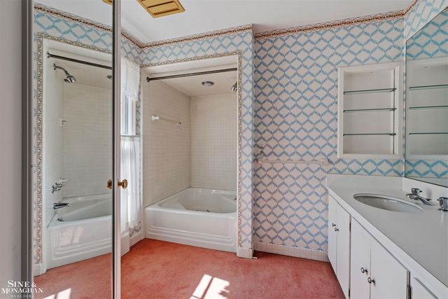 481 Kercheval Avenue, Grosse Pointe Farms, MI 48236