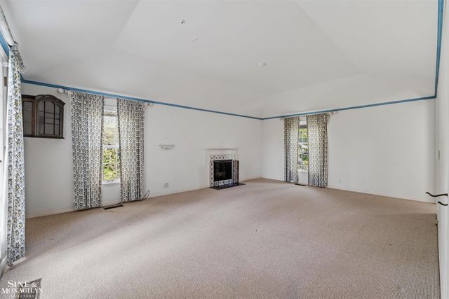 481 Kercheval Avenue, Grosse Pointe Farms, MI 48236