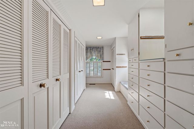 481 Kercheval Avenue, Grosse Pointe Farms, MI 48236