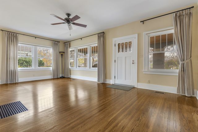 518 South Street, West Dundee, IL 60118