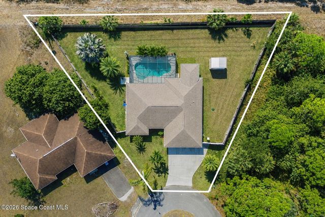 100 Echo Court SE, Palm Bay, FL 32909