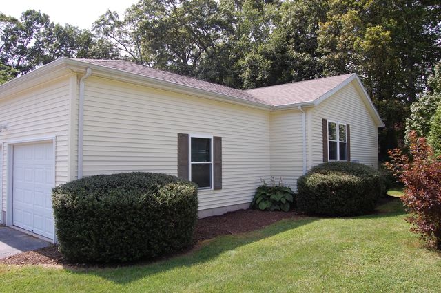 25 Indian Hill Road, Montville, CT 06382