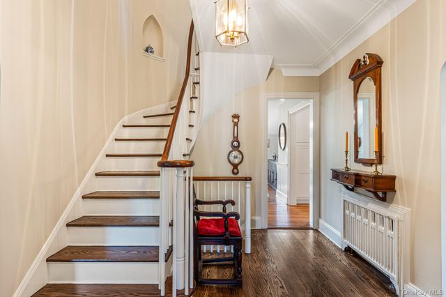 38 Prospect Avenue, Garden City, NY 11530