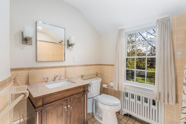 38 Prospect Avenue, Garden City, NY 11530