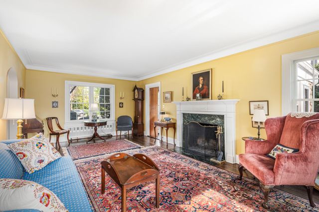 38 Prospect Avenue, Garden City, NY 11530