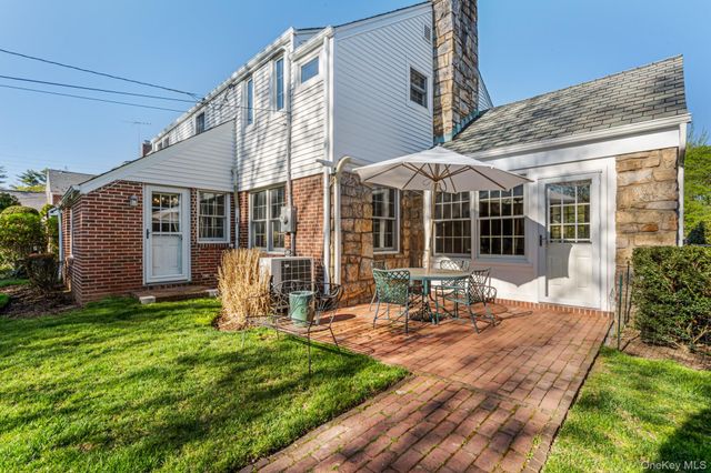 38 Prospect Avenue, Garden City, NY 11530