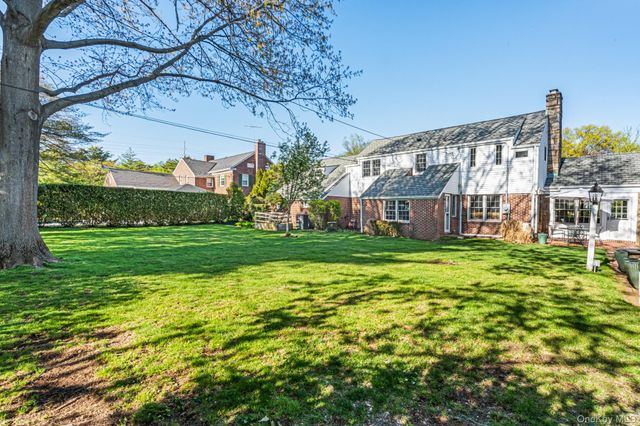 38 Prospect Avenue, Garden City, NY 11530