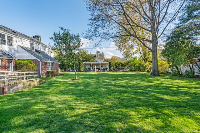 38 Prospect Avenue, Garden City, NY 11530