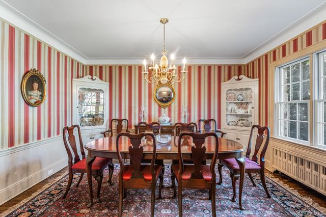 38 Prospect Avenue, Garden City, NY 11530