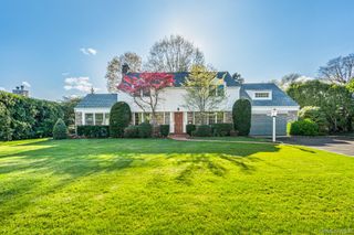 38 Prospect Avenue, Garden City, NY 11530