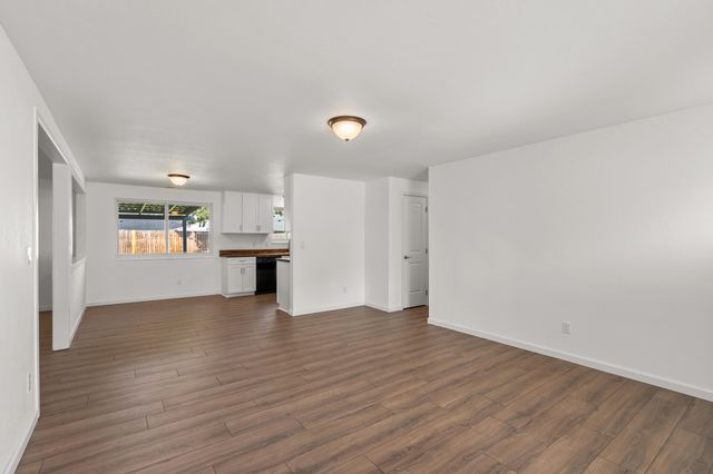 2711 Elliott Avenue, Medford, OR 97501