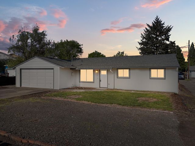 2711 Elliott Avenue, Medford, OR 97501