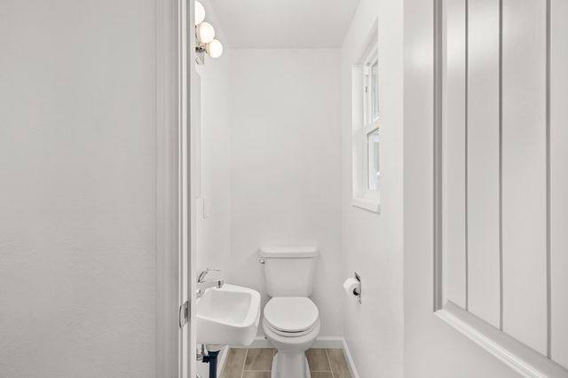 2711 Elliott Avenue, Medford, OR 97501