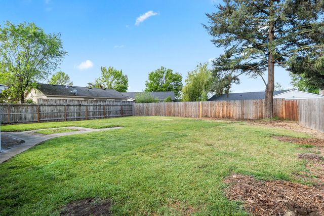 2711 Elliott Avenue, Medford, OR 97501