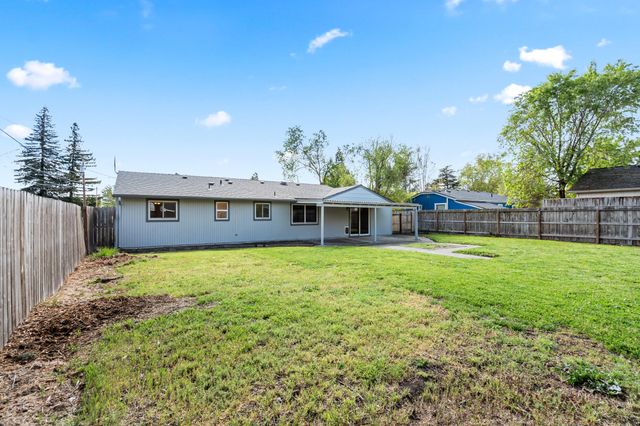 2711 Elliott Avenue, Medford, OR 97501