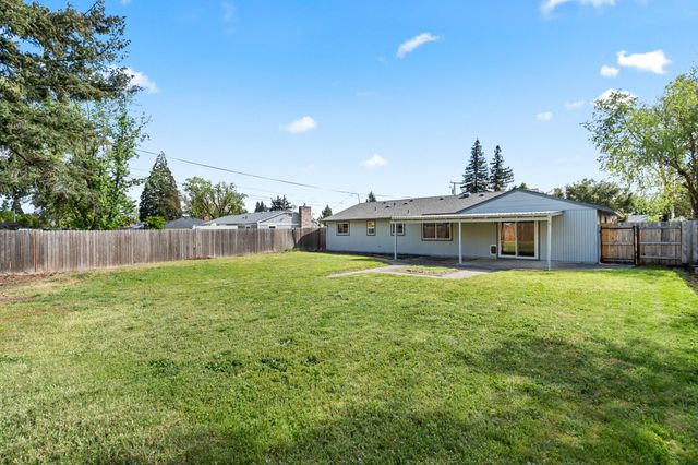 2711 Elliott Avenue, Medford, OR 97501