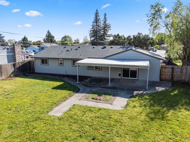 2711 Elliott Avenue, Medford, OR 97501