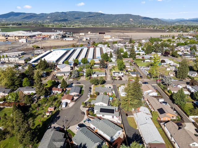 2711 Elliott Avenue, Medford, OR 97501