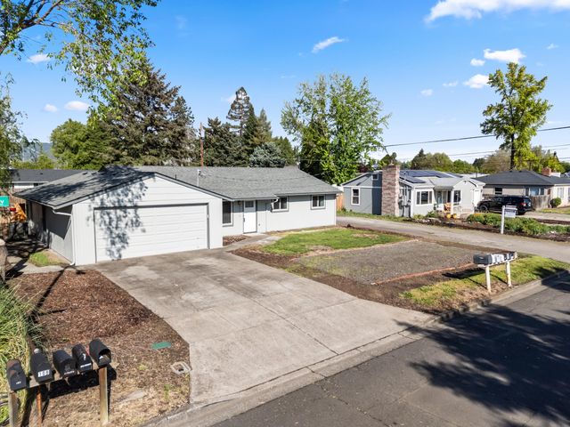2711 Elliott Avenue, Medford, OR 97501