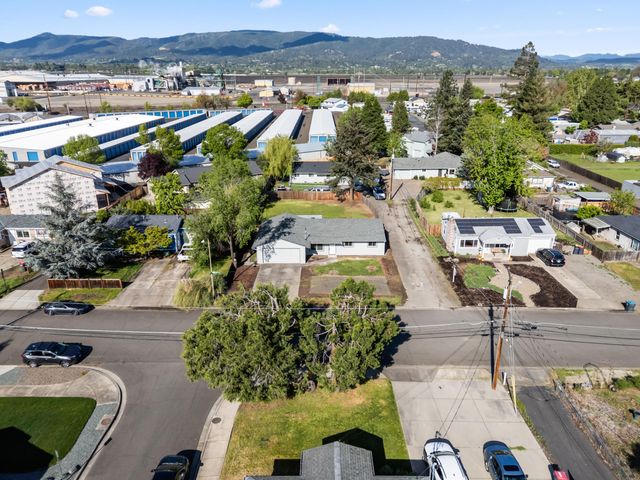 2711 Elliott Avenue, Medford, OR 97501