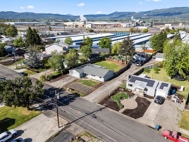 2711 Elliott Avenue, Medford, OR 97501