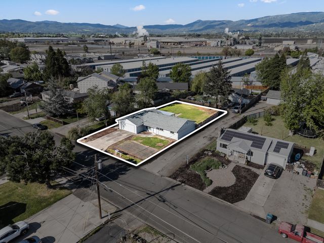 2711 Elliott Avenue, Medford, OR 97501