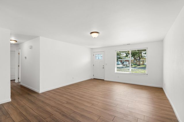 2711 Elliott Avenue, Medford, OR 97501