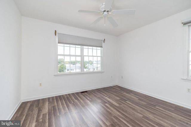 10 SEA ISLE DR, Tuckerton, NJ 08087