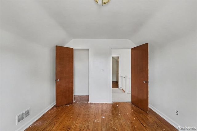 1129 E Bristol Road, Burton, MI 48529