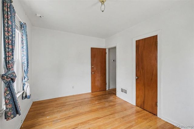 1129 E Bristol Road, Burton, MI 48529