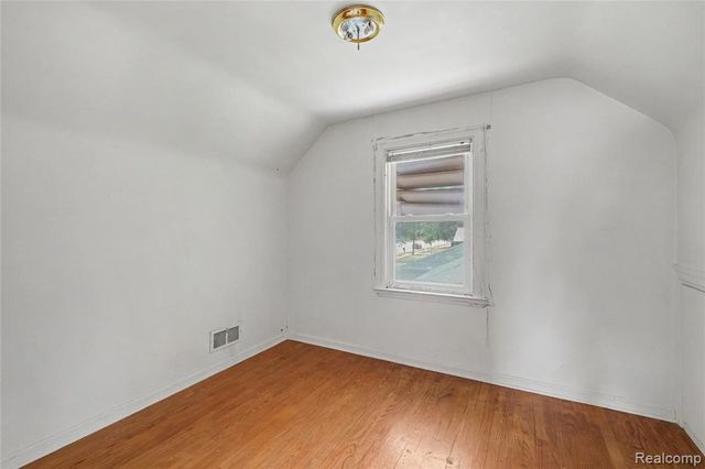 1129 E Bristol Road, Burton, MI 48529