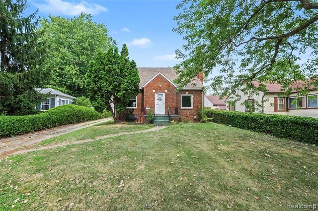 1129 E Bristol Road, Burton, MI 48529