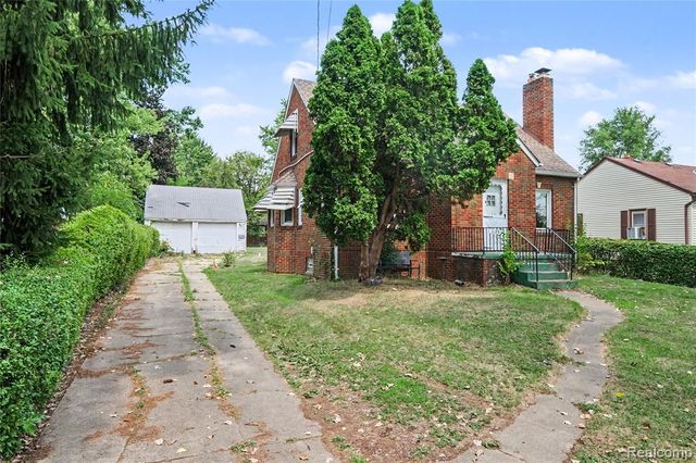 1129 E Bristol Road, Burton, MI 48529