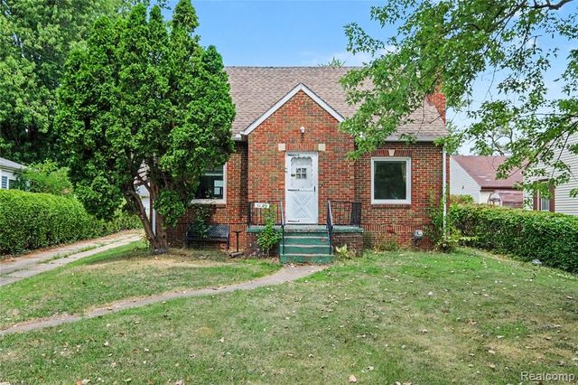 1129 E Bristol Road, Burton, MI 48529