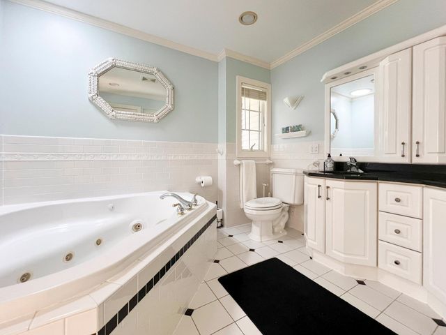 2211 Lenwood Drive SW, Rochester, MN 55902