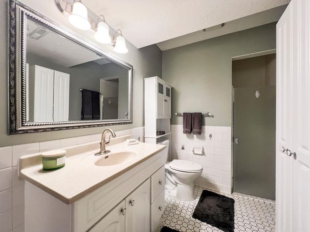 2211 Lenwood Drive SW, Rochester, MN 55902